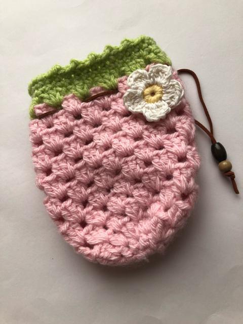 ハンドメイド ポーチ あまあまピンクのいちごのポーチ 毛糸 < 女性ファッション  ハンドメイド ポーチ あまあまピンクのいちごのポーチ 毛糸 < 女性ファッションの