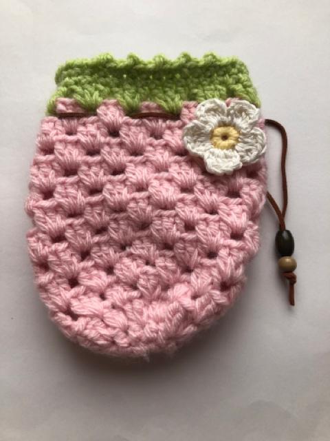 ハンドメイド ポーチ あまあまピンクのいちごのポーチ 毛糸 < 女性ファッション  ハンドメイド ポーチ あまあまピンクのいちごのポーチ 毛糸 < 女性ファッションの