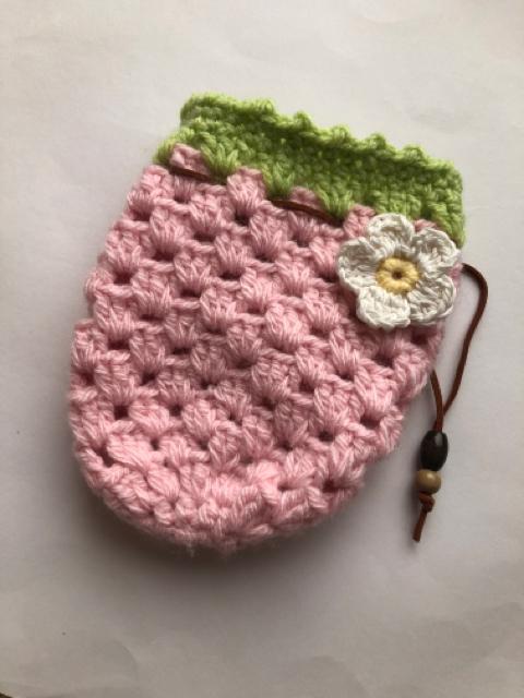 ハンドメイド ポーチ あまあまピンクのいちごのポーチ 毛糸 < 女性ファッション  ハンドメイド ポーチ あまあまピンクのいちごのポーチ 毛糸 < 女性ファッションの