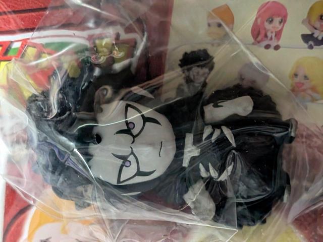 ���F�̃K�b�V���ŐV6���ƃt�B�M���A�Q�Z�b�g �� �A�j��/�R�~�b�N/�L�����N�^�[�� 