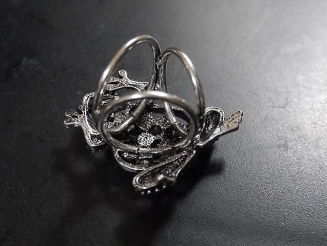 新品 アンティーク調ストーンパール蛙カエルスカーフリング金色 < 女性アクセサリー/時計  新品 アンティーク調ストーンパール蛙カエルスカーフリング金色 < 女性アクセサリー/時計の