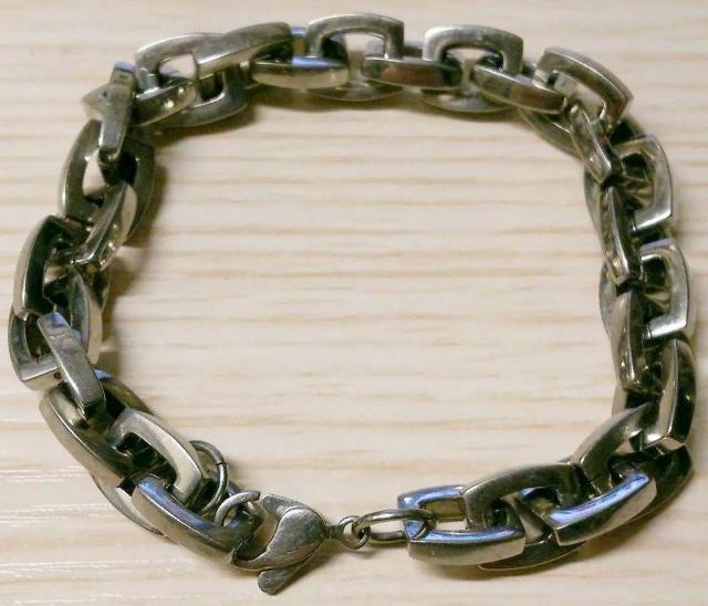 チタンブレスレット 長さ約18.6p(チェーン構造のため短めに調整可能) < 男性アクセサリー/時計  チタンブレスレット 長さ約18.6p(チェーン構造のため短めに調整可能) < 男性アクセサリー/時計の