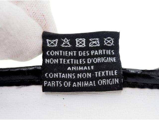 シャネル クラッチバッグ フラットポーチ ストラップ付き ファスナー開閉 ホワイト 麻素材×カーフスキン CHANEL【鑑定済】 < ブランド  シャネル クラッチバッグ フラットポーチ ストラップ付き ファスナー開閉 ホワイト 麻素材×カーフスキン CHANEL【鑑定済】 < ブランドの