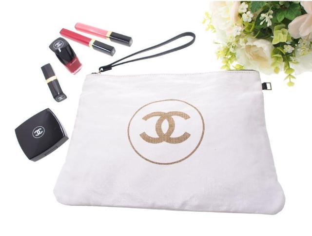 シャネル クラッチバッグ フラットポーチ ストラップ付き ファスナー開閉 ホワイト 麻素材×カーフスキン CHANEL【鑑定済】 < ブランド  シャネル クラッチバッグ フラットポーチ ストラップ付き ファスナー開閉 ホワイト 麻素材×カーフスキン CHANEL【鑑定済】 < ブランドの