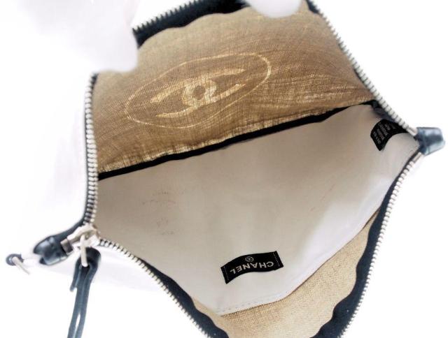 シャネル クラッチバッグ フラットポーチ ストラップ付き ファスナー開閉 ホワイト 麻素材×カーフスキン CHANEL【鑑定済】 < ブランド  シャネル クラッチバッグ フラットポーチ ストラップ付き ファスナー開閉 ホワイト 麻素材×カーフスキン CHANEL【鑑定済】 < ブランドの