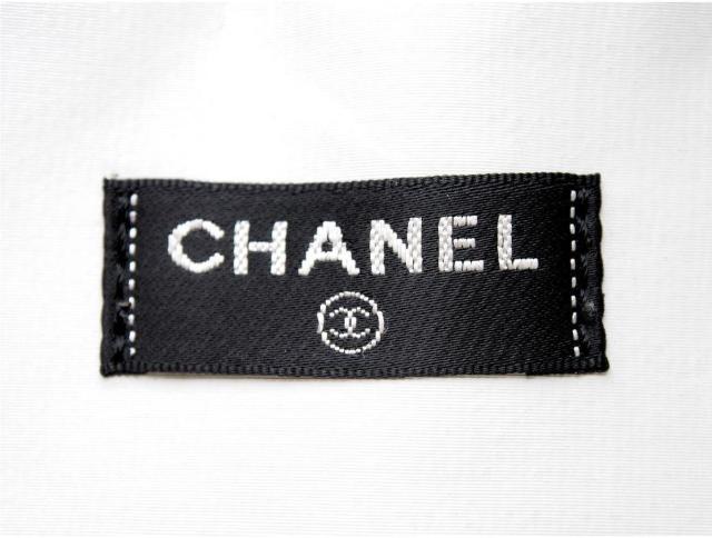 シャネル クラッチバッグ フラットポーチ ストラップ付き ファスナー開閉 ホワイト 麻素材×カーフスキン CHANEL【鑑定済】 < ブランド  シャネル クラッチバッグ フラットポーチ ストラップ付き ファスナー開閉 ホワイト 麻素材×カーフスキン CHANEL【鑑定済】 < ブランドの