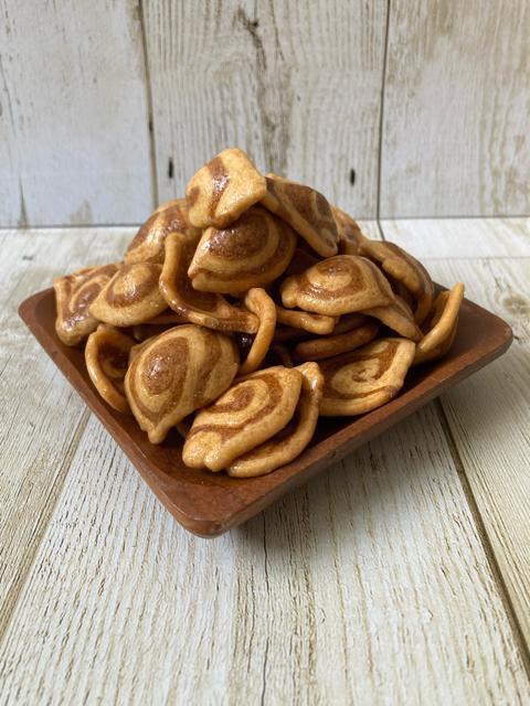 北海道 浜塚製菓 うずまきかりんとう 大容量 110g 2袋セット 道産子 < グルメ/ドリンク 北海道 浜塚製菓 うずまきかりんとう 大容量 110g 2袋セット 道産子 < グルメ/ドリンクの