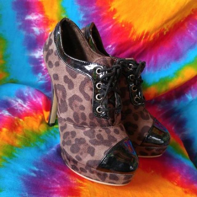 r(L`)Ip^~GiV[gu[cu[eB  t@bV 