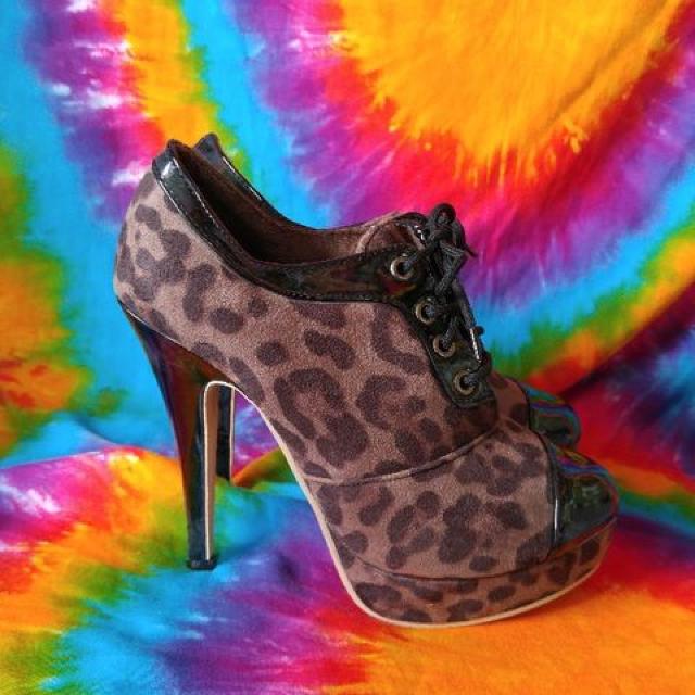 r(L`)Ip^~GiV[gu[cu[eB  t@bV 