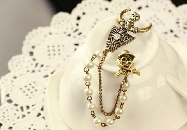 新品 ゴスロリ姫系 アンティーク調パイレーツ海賊スカルブローチ < 女性アクセサリー/時計  新品 ゴスロリ姫系 アンティーク調パイレーツ海賊スカルブローチ  < 女性アクセサリー/時計の