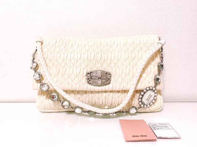 miumiuナッパクリスタルビジューハンドバッグクラッチパーティーホワイトシルバーミュウミュウラム白bagpartyNAPPA < ブランド miumiuナッパクリスタルビジューハンドバッグクラッチパーティーホワイトシルバーミュウミュウラム白bagpartyNAPPA < ブランドの