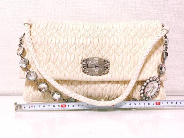 miumiuナッパクリスタルビジューハンドバッグクラッチパーティーホワイトシルバーミュウミュウラム白bagpartyNAPPA < ブランド miumiuナッパクリスタルビジューハンドバッグクラッチパーティーホワイトシルバーミュウミュウラム白bagpartyNAPPA < ブランドの