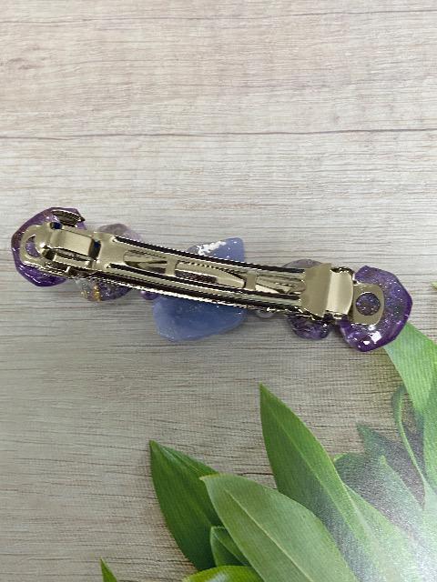 ハンドメイド ドライフラワーを封入した鉱石とパールビーズのバレッタ パープル系 < 女性ファッション  ハンドメイド ドライフラワーを封入した鉱石とパールビーズのバレッタ パープル系 < 女性ファッションの