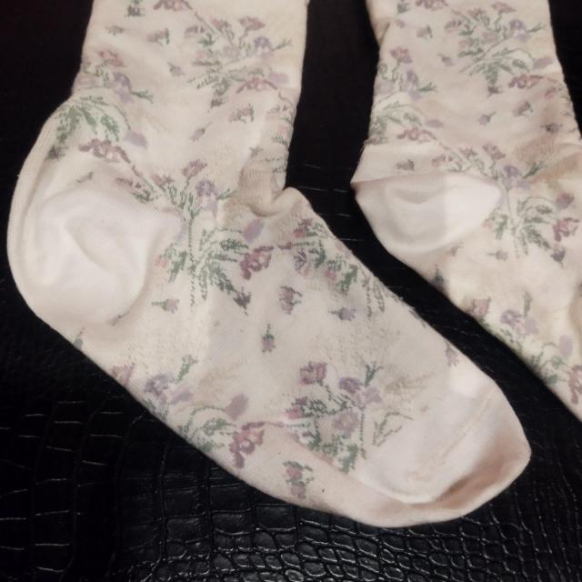 白 ラベンダー小花模様レディースソックス 難有り < 女性ファッション  白 ラベンダー小花模様レディースソックス 難有り < 女性ファッションの