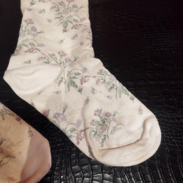 白 ラベンダー小花模様レディースソックス 難有り < 女性ファッション  白 ラベンダー小花模様レディースソックス 難有り < 女性ファッションの