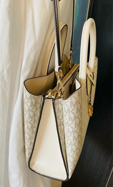 MICHAEL MICHAEL KORS  新作 サッチェル スモール 美品 < ブランド  MICHAEL MICHAEL KORS  新作 サッチェル スモール 美品 < ブランドの