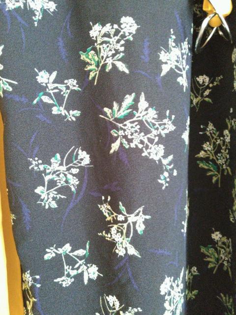 PAGE BOY★アシンメトリースカート★マスタードカラー×黒花柄 < ブランド  PAGE BOY★アシンメトリースカート★マスタードカラー×黒花柄 < ブランドの