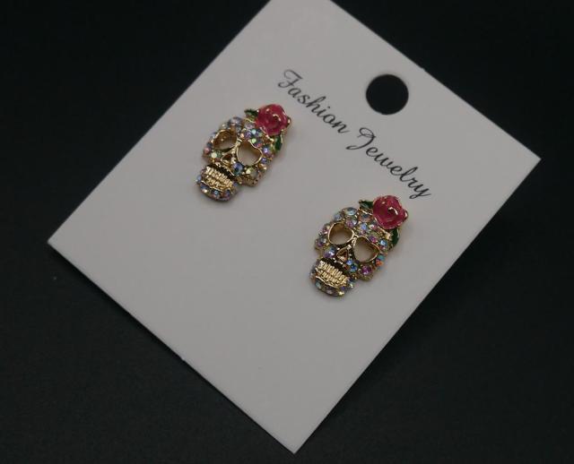 新品 アンティーク調オーロラストーン髑髏スカルピアス ゴスロリ < 女性アクセサリー/時計 新品 アンティーク調オーロラストーン髑髏スカルピアス ゴスロリ < 女性アクセサリー/時計の