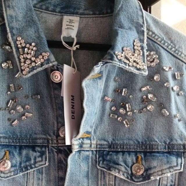 H&Mのジーンズジャケット < 女性ファッション  H&Mのジーンズジャケット < 女性ファッションの