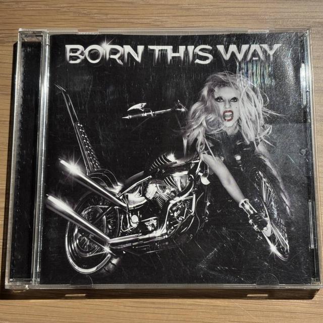 �yLADY GAGA�zBORN THIS WAY  �� CD/DVD/�r�f�I�� 