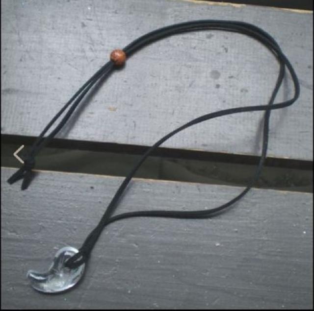 龍彫水晶勾玉ネックレス < 男性アクセサリー/時計 龍彫水晶勾玉ネックレス < 男性アクセサリー/時計の