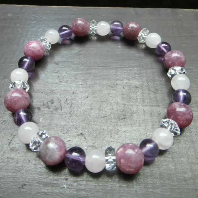 レピドライトxアメジストxローズクォーツブレスレット < 女性アクセサリー/時計  レピドライトxアメジストxローズクォーツブレスレット  < 女性アクセサリー/時計の