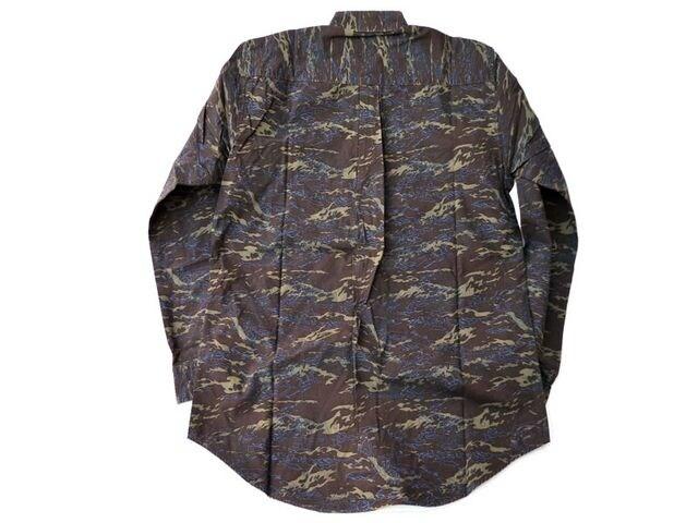 新品 フュチュラ futura 長袖シャツ M < 男性ファッション  新品 フュチュラ futura 長袖シャツ M < 男性ファッションの