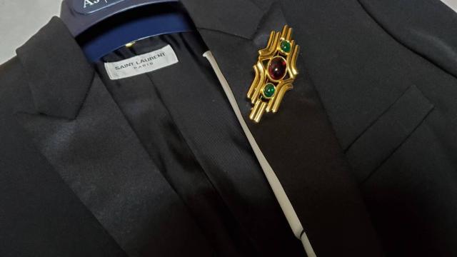 正規レア ロエベ ラグジュアリー ブローチ マルチリフレクション カボションストーン コンポジット ハイエンドジュエリー ラージL < ブランド  正規レア ロエベ ラグジュアリー ブローチ マルチリフレクション カボションストーン コンポジット ハイエンドジュエリー ラージL < ブランドの