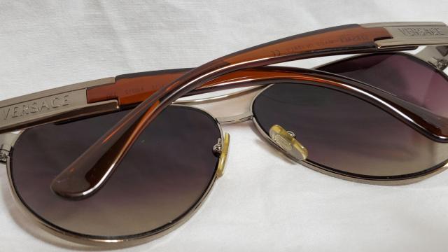 正規レア ヴェルサーチ ティアドロップ ロゴ メタルサングラス パイロットスポーツ グラマラスビッグレンズアイウェア 茶×銀 眼鏡 < ブランド  正規レア ヴェルサーチ ティアドロップ ロゴ メタルサングラス パイロットスポーツ グラマラスビッグレンズアイウェア 茶×銀 眼鏡 < ブランドの