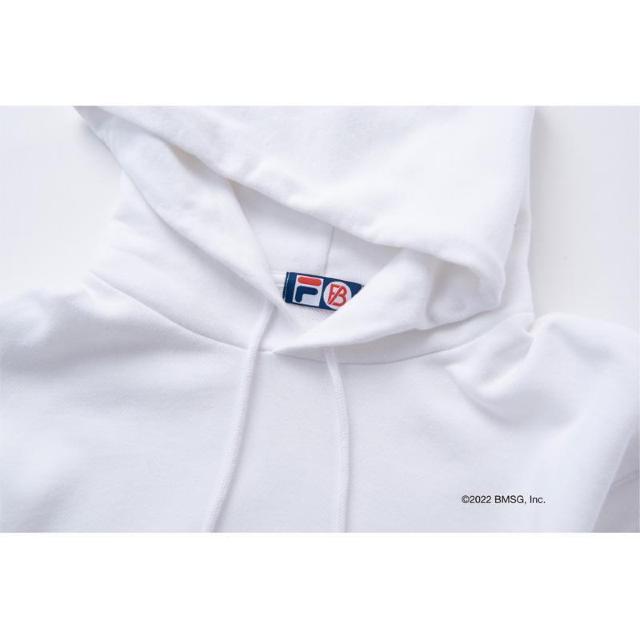 新品 FILA x BE:FIRST プルオーバー スウェット パーカー M白 EMBROIDERY PULLOVER HOODY < ブランド 新品 FILA x BE:FIRST プルオーバー スウェット パーカー M白 EMBROIDERY PULLOVER HOODY < ブランドの