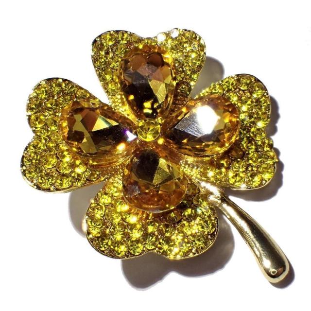 ビッグ 黄色 四葉のクローバー 四つ葉 四ツ葉 ピンブローチ ブローチ ラペルピン ピンバッジ バッジ ラインストーン イエロー < 女性アクセサリー/時計  ビッグ 黄色 四葉のクローバー 四つ葉 四ツ葉 ピンブローチ ブローチ ラペルピン ピンバッジ バッジ ラインストーン イエロー < 女性アクセサリー/時計の