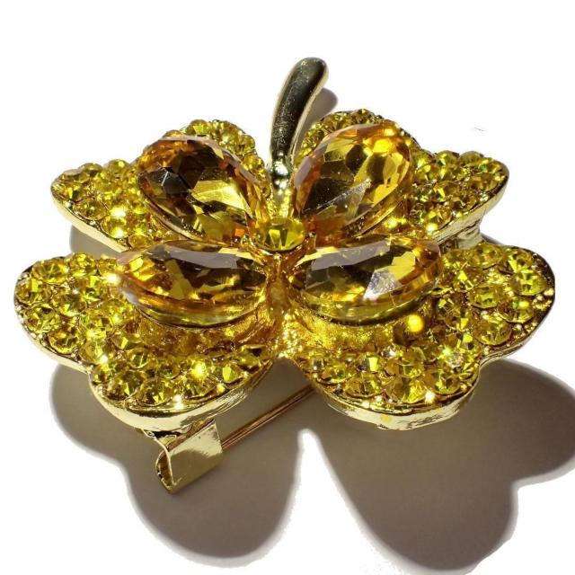 ビッグ 黄色 四葉のクローバー 四つ葉 四ツ葉 ピンブローチ ブローチ ラペルピン ピンバッジ バッジ ラインストーン イエロー < 女性アクセサリー/時計  ビッグ 黄色 四葉のクローバー 四つ葉 四ツ葉 ピンブローチ ブローチ ラペルピン ピンバッジ バッジ ラインストーン イエロー < 女性アクセサリー/時計の