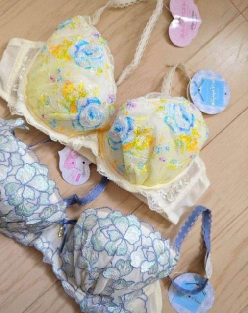 C75★Lilyage Coco★ハート谷間★フラワー刺繍ブラジャー2点★新品★送料無料 < 女性ファッション  C75★Lilyage Coco★ハート谷間★フラワー刺繍ブラジャー2点★新品★送料無料 < 女性ファッションの