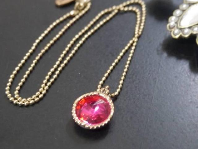 新品PILGRIMゴスロリ姫系アンティーク調ストーンネックレス < 女性アクセサリー/時計  新品PILGRIMゴスロリ姫系アンティーク調ストーンネックレス < 女性アクセサリー/時計の