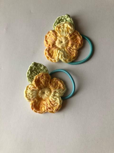 ハンドメイド ヘアゴム 小さなお子様用 黄色のお花ふたつ♪ < 女性ファッション  ハンドメイド ヘアゴム 小さなお子様用 黄色のお花ふたつ♪ < 女性ファッションの