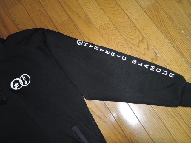 HYSTERIC GLAMOUR ヒステリックグラマー ハーフジップ スウェット S 黒 アクリル混 袖ロゴ ガール LOGO < ブランド  HYSTERIC GLAMOUR ヒステリックグラマー ハーフジップ スウェット S 黒 アクリル混 袖ロゴ ガール LOGO < ブランドの