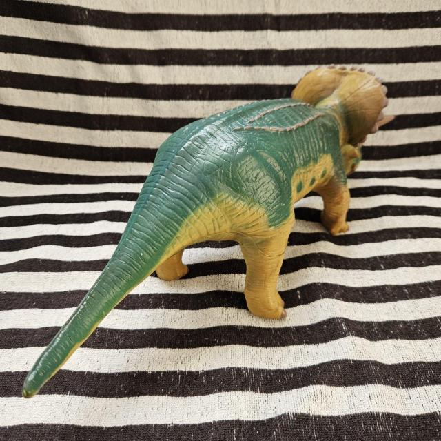 新品*トリケラトプス*大きなソフビ*フィギュア*フェバリット*BIGサイズ*恐竜 < ホビー  新品*トリケラトプス*大きなソフビ*フィギュア*フェバリット*BIGサイズ*恐竜 < ホビーの