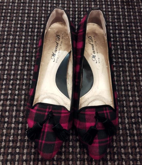 赤×黒チェックツイード タッセル付きオペラパンプス ジャンク難有り リペア必要  < 女性ファッション  赤×黒チェックツイード タッセル付きオペラパンプス ジャンク難有り リペア必要   < 女性ファッションの