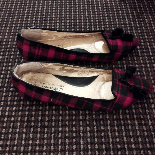 赤×黒チェックツイード タッセル付きオペラパンプス ジャンク難有り リペア必要  < 女性ファッション  赤×黒チェックツイード タッセル付きオペラパンプス ジャンク難有り リペア必要  < 女性ファッションの