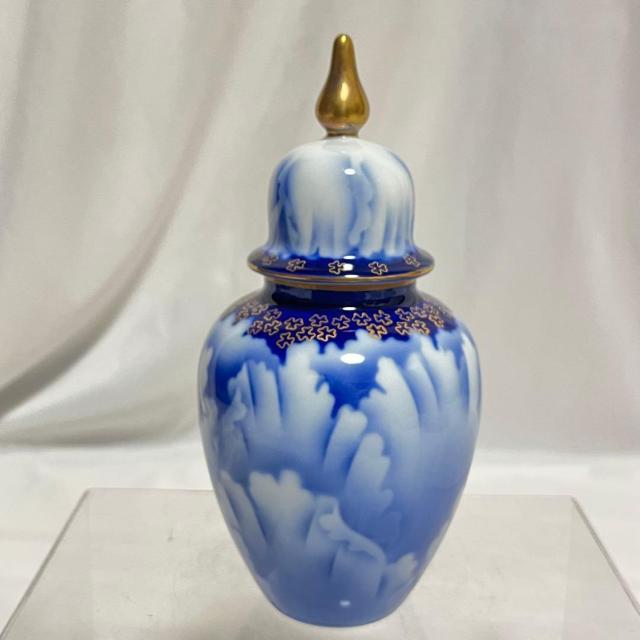 深川製磁 牡丹金ミル 沈香壷 冠付飾壺 染付金彩 18cm 蓋付壷 宮内庁御用達 有田焼 インテリア 染付 染錦 < インテリア/ライフ 深川製磁 牡丹金ミル 沈香壷 冠付飾壺 染付金彩 18cm 蓋付壷 宮内庁御用達 有田焼 インテリア 染付 染錦 < インテリア/ライフの