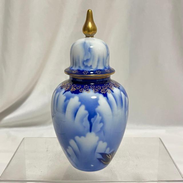深川製磁 牡丹金ミル 沈香壷 冠付飾壺 染付金彩 18cm 蓋付壷 宮内庁御用達 有田焼 インテリア 染付 染錦 < インテリア/ライフ 深川製磁 牡丹金ミル 沈香壷 冠付飾壺 染付金彩 18cm 蓋付壷 宮内庁御用達 有田焼 インテリア 染付 染錦 < インテリア/ライフの