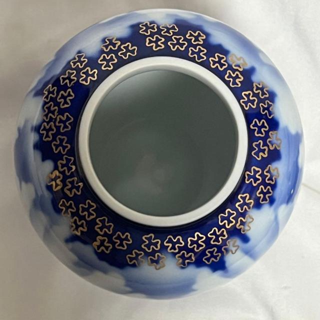 深川製磁 牡丹金ミル 沈香壷 冠付飾壺 染付金彩 18cm 蓋付壷 宮内庁御用達 有田焼 インテリア 染付 染錦 < インテリア/ライフ 深川製磁 牡丹金ミル 沈香壷 冠付飾壺 染付金彩 18cm 蓋付壷 宮内庁御用達 有田焼 インテリア 染付 染錦 < インテリア/ライフの
