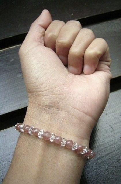 モスコバイトxカット水晶ブレスレット 天然石 パワーストーン < 女性アクセサリー/時計 モスコバイトxカット水晶ブレスレット 天然石 パワーストーン < 女性アクセサリー/時計の