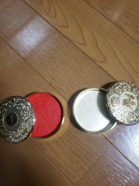 ☆新品未使用☆菊紋様、朱肉と入れ物の2点セット桐箱ケース入り < インテリア/ライフ  ☆新品未使用☆菊紋様、朱肉と入れ物の2点セット桐箱ケース入り < インテリア/ライフの