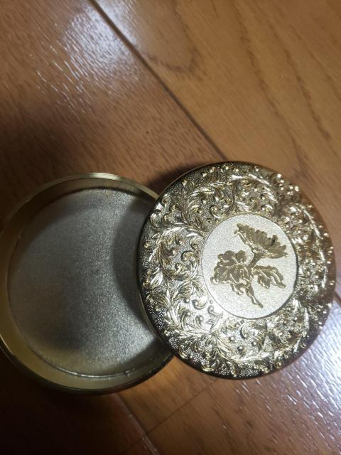 ☆新品未使用☆菊紋様、朱肉と入れ物の2点セット桐箱ケース入り < インテリア/ライフ  ☆新品未使用☆菊紋様、朱肉と入れ物の2点セット桐箱ケース入り < インテリア/ライフの