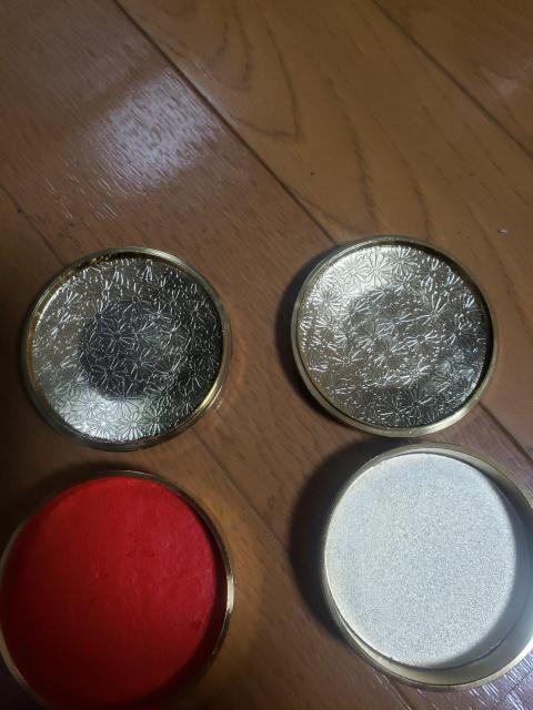 ☆新品未使用☆菊紋様、朱肉と入れ物の2点セット桐箱ケース入り < インテリア/ライフ  ☆新品未使用☆菊紋様、朱肉と入れ物の2点セット桐箱ケース入り < インテリア/ライフの