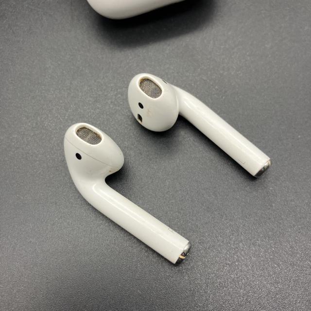 即決 Apple アップル AirPods エアーポッズ 第二世代 < 家電/AV  即決 Apple アップル AirPods エアーポッズ 第二世代 < 家電/AVの