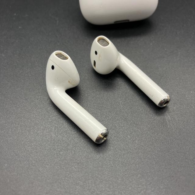即決 Apple アップル AirPods エアーポッズ 第二世代 < 家電/AV  即決 Apple アップル AirPods エアーポッズ 第二世代 < 家電/AVの