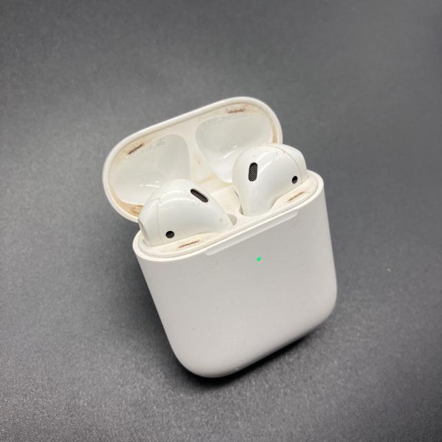 即決 Apple アップル AirPods エアーポッズ 第二世代 < 家電/AV  即決 Apple アップル AirPods エアーポッズ 第二世代 < 家電/AVの