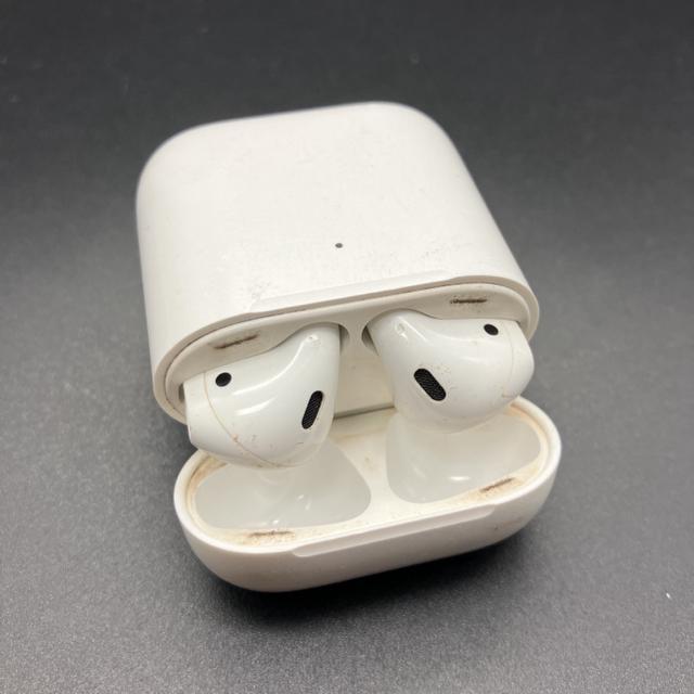 即決 Apple アップル AirPods エアーポッズ 第二世代 < 家電/AV  即決 Apple アップル AirPods エアーポッズ 第二世代 < 家電/AVの